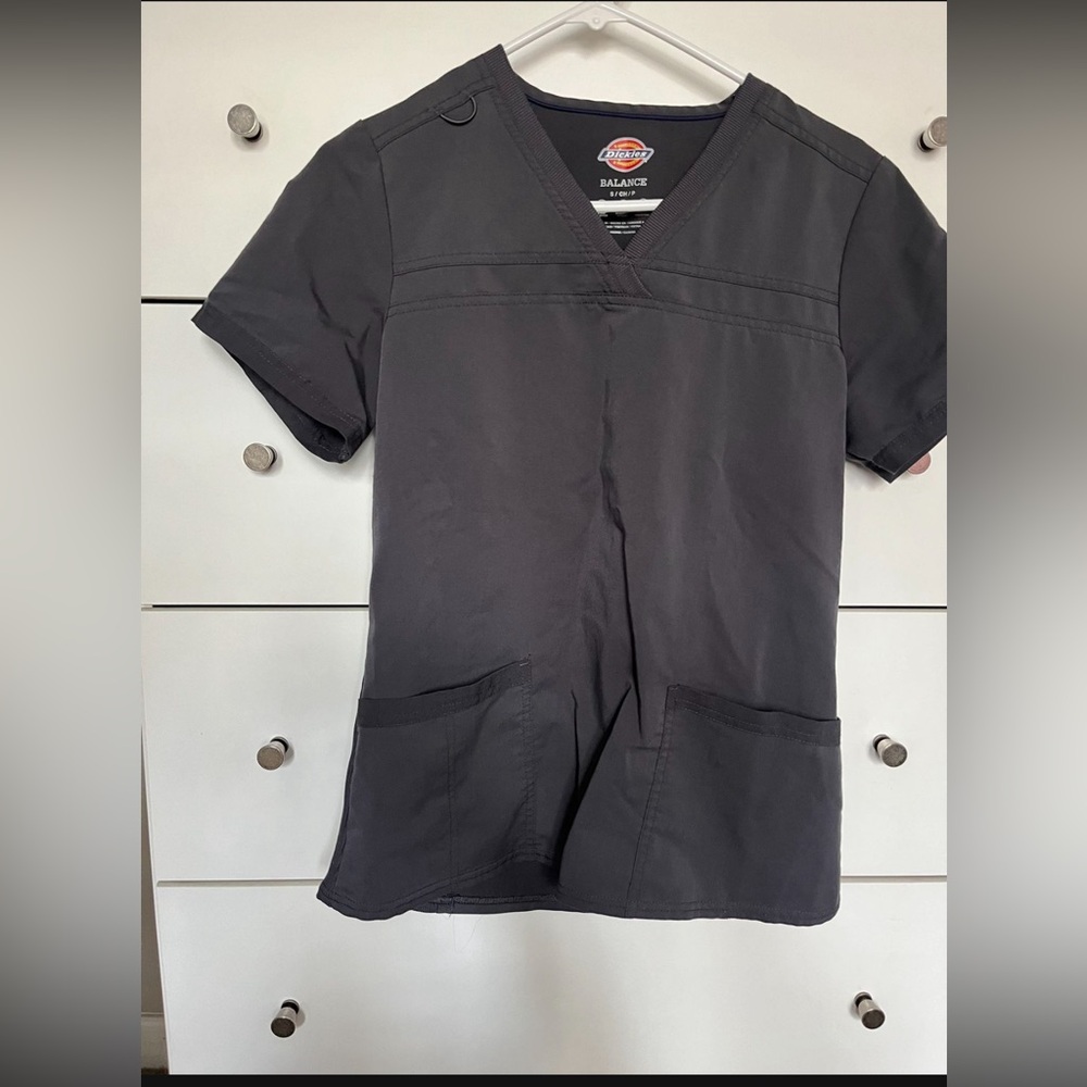 Scrub set